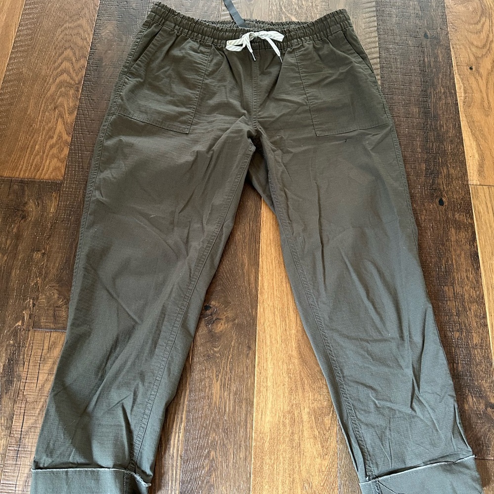 Women's Olive Green Casual Pants